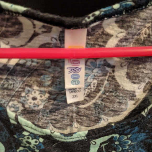 LuLaRoe Classic Tee - Picture 2 of 2